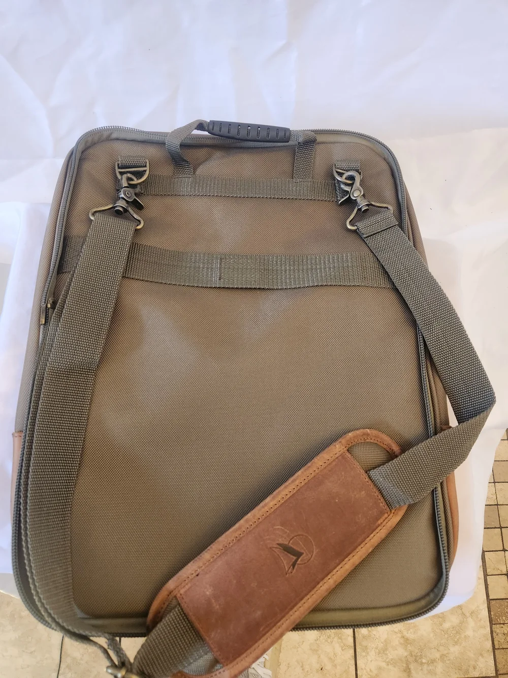 PELI 3 IN 1 CAMERA/DETACHABLE LAPTOP BREIFCASE/LUGGAGE ROLLING CARRY ON BAG
